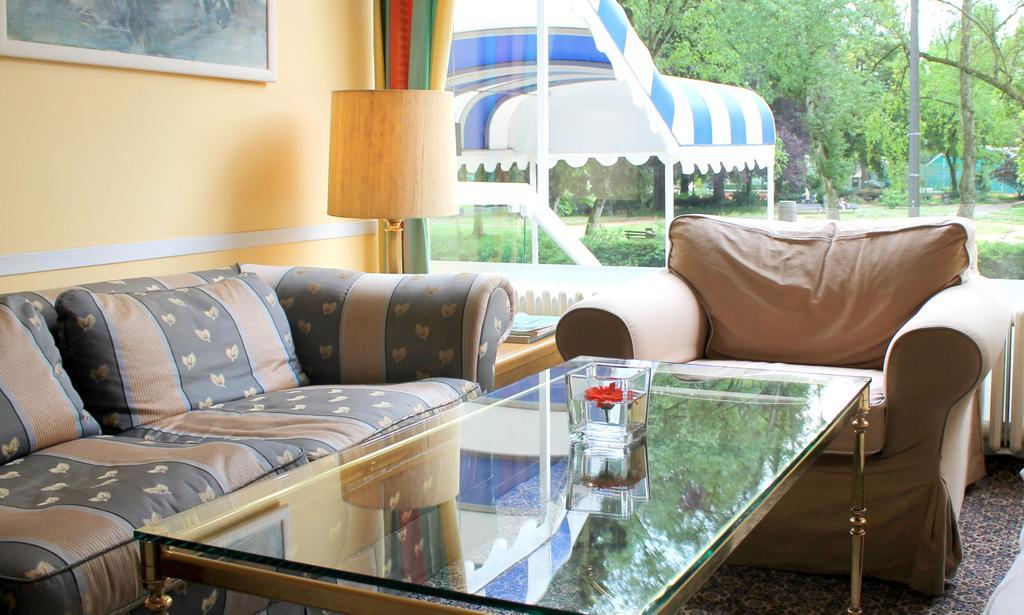 Hotel Eden Am Kurpark Bonn Exteriör bild